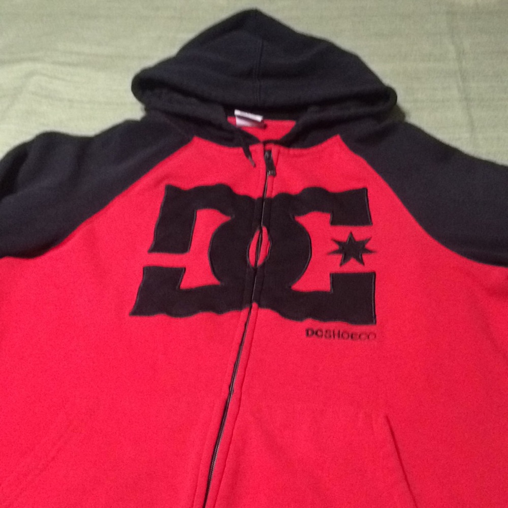 DC SHOECO BEAUTIFUL HOODIE EXCELLENT CONDITION